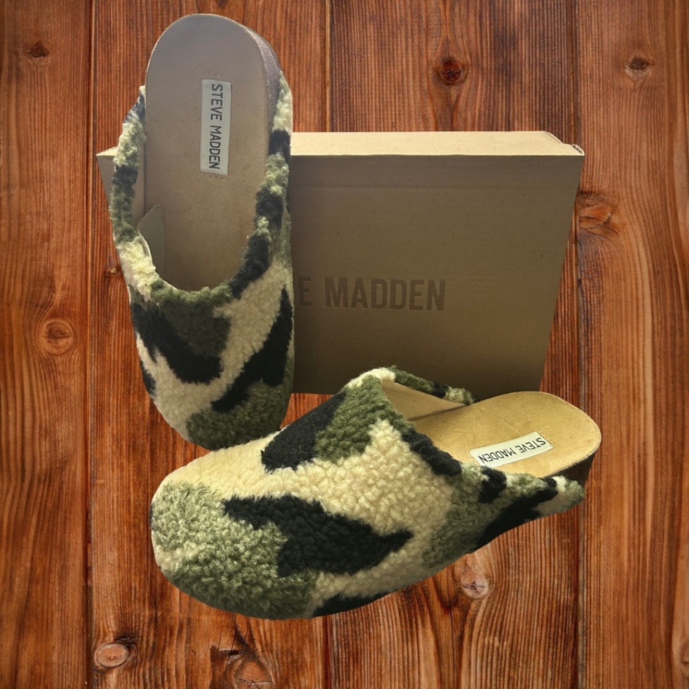 Steven Madden Women’s Camouflage Vesa Sherpa Slipper